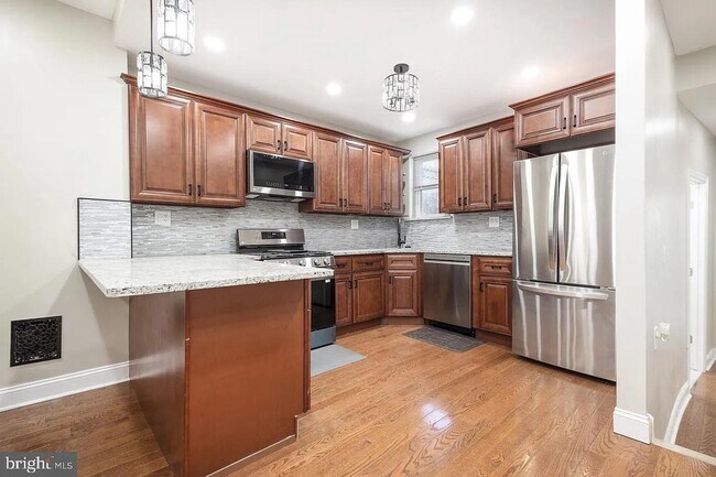 Building Photo - 1504 N 26th St