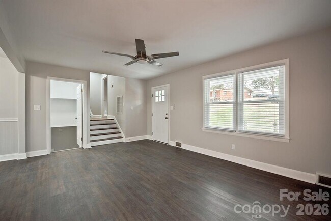 Building Photo - 1404 Nottingham Rd