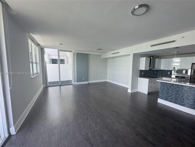 Building Photo - 5970 Indian Creek Dr