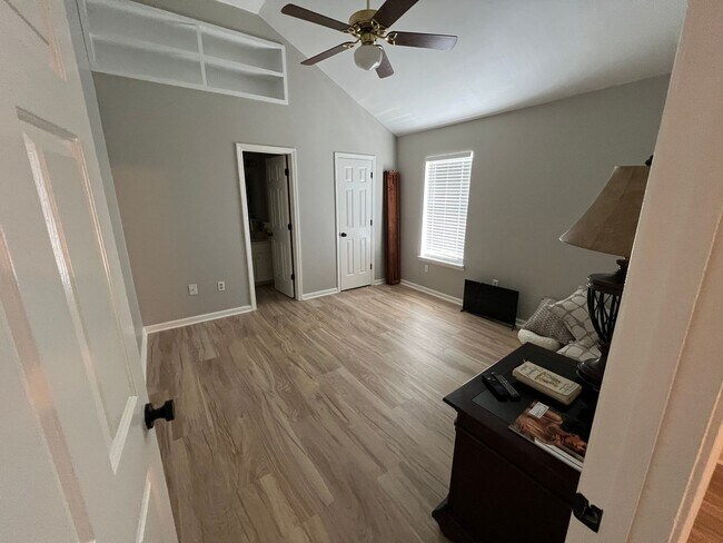 Building Photo - 1104 Morgan Cove