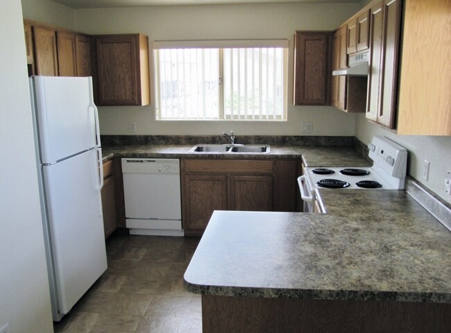 Building Photo - 2BR/2BA, 1024 sq.ft. condo in Sierra Vista...