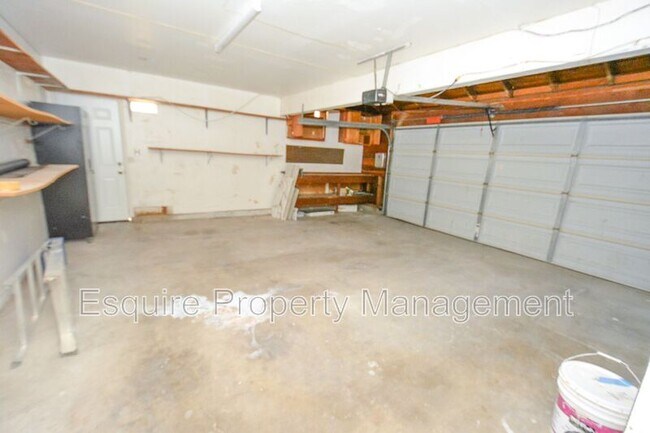 Building Photo - 729 Mardigras Ct