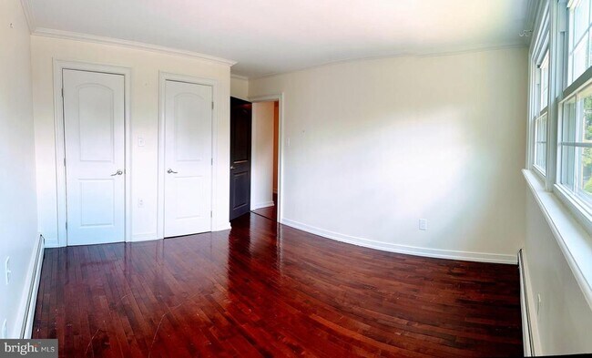 Building Photo - 536 Cardinal Dr