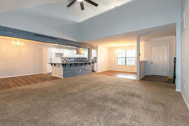 Building Photo - Newly Renovated 4 Bed / 3.5 Bath in Tulsa ...