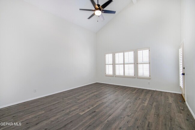 Building Photo - 6529 Jim De Groat Dr