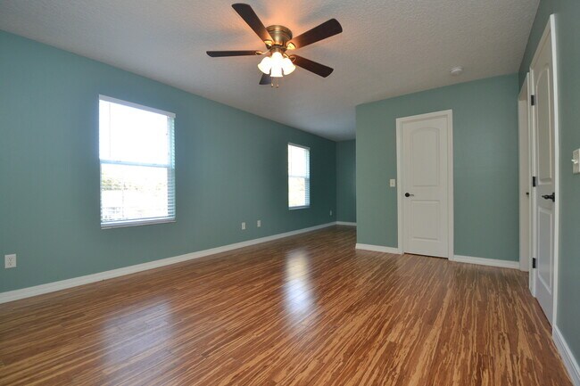Building Photo - Gorgeous Upgrades!! St. Augustine Beach 2/...