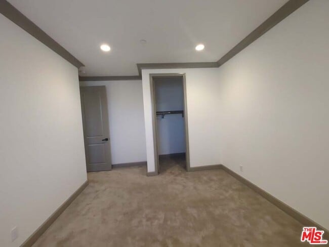 Building Photo - 16243 Cameo Ct