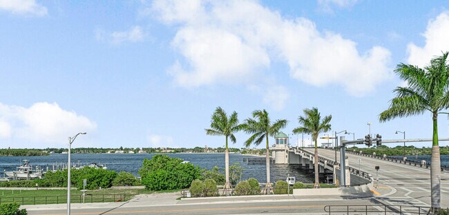 Building Photo - 3915 S Flagler Dr
