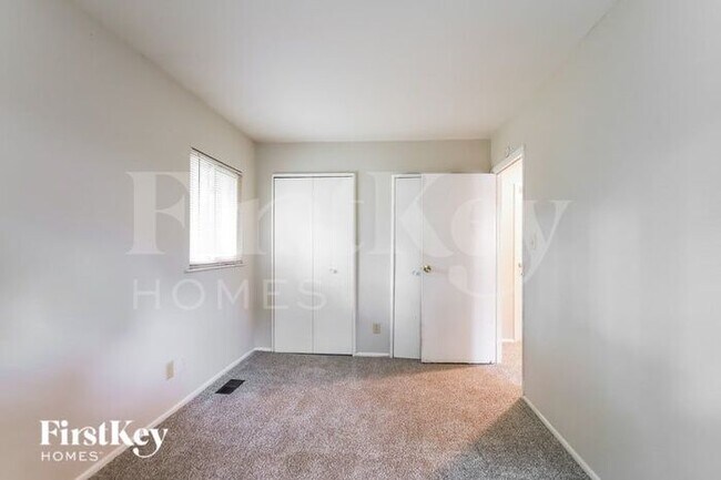 Building Photo - 6020 Wedgewood Way