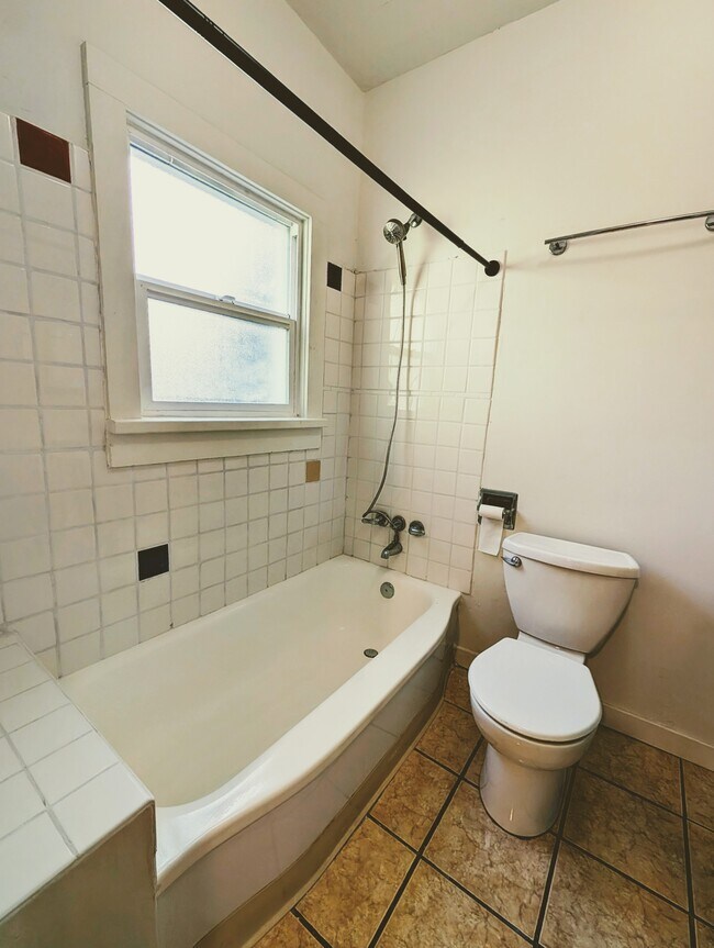 Building Photo - 1403 N 36th St