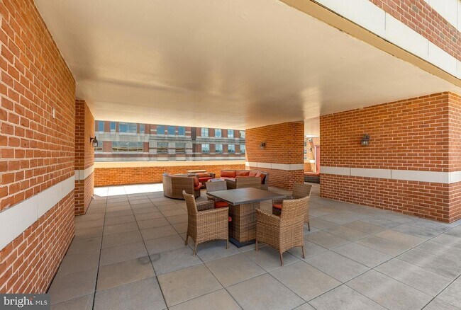 Building Photo - 2301 N Street NW Unit 606