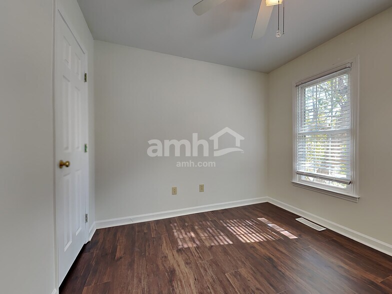 Building Photo - 5512 Westerborne Dr