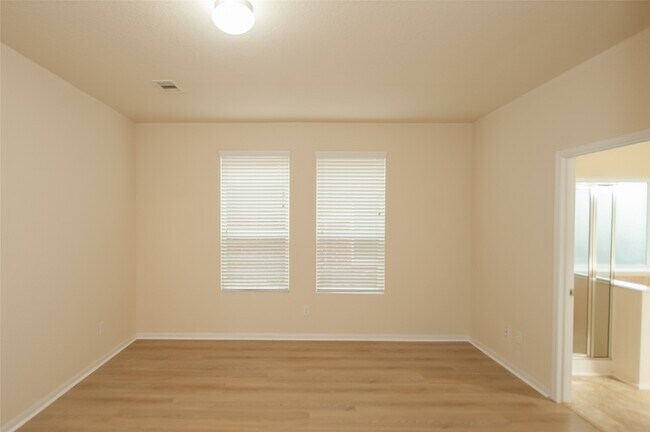 Building Photo - 18519 Each Elm Way