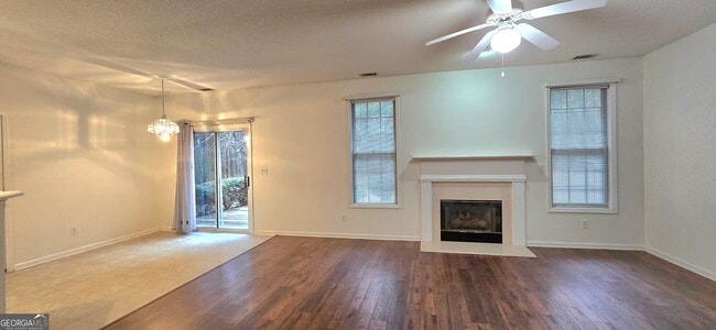 Building Photo - 45 Chemin Pl