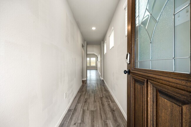 Building Photo - 22630 Rosebush Hl Rd