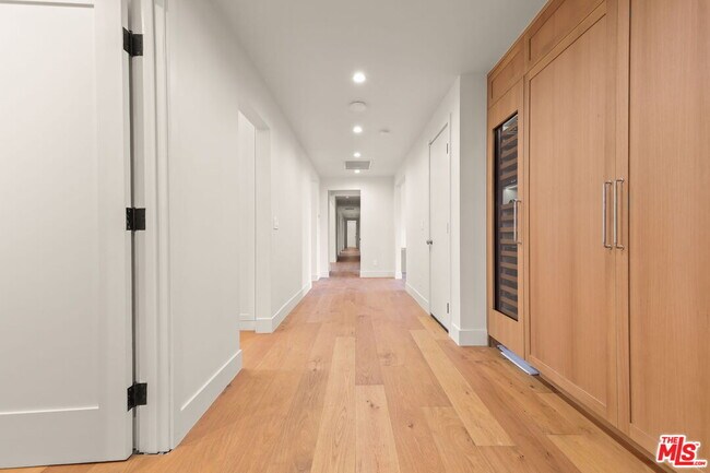 Building Photo - 17620 Camino De Yatasto