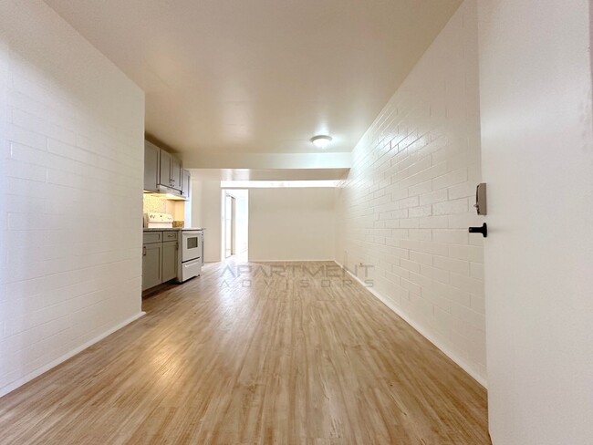 Building Photo - $500 1st Month Rent Special! | Renovated a...