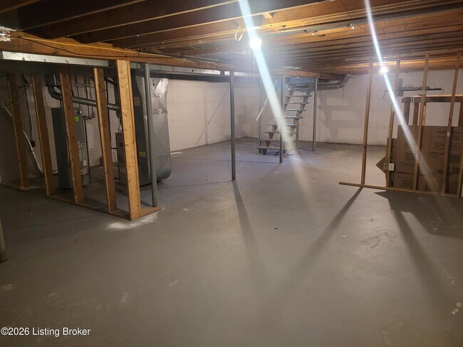 Building Photo - 304 S Evergreen Rd