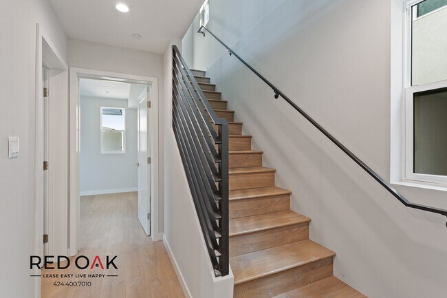 Building Photo - 4506 Esmeralda St