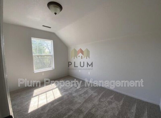 Building Photo - 4400 Martindale Way