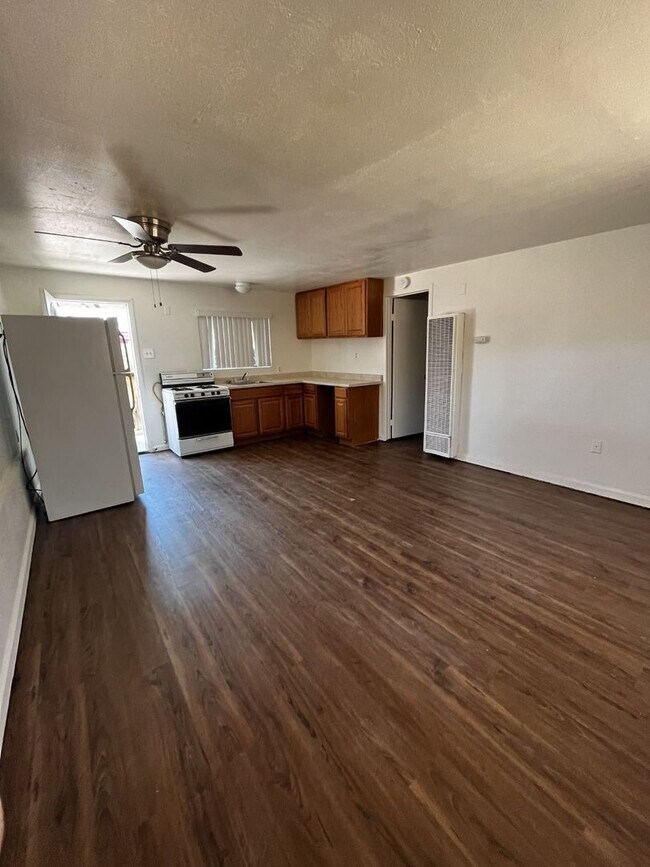 Building Photo - LM -56223 Navajo C