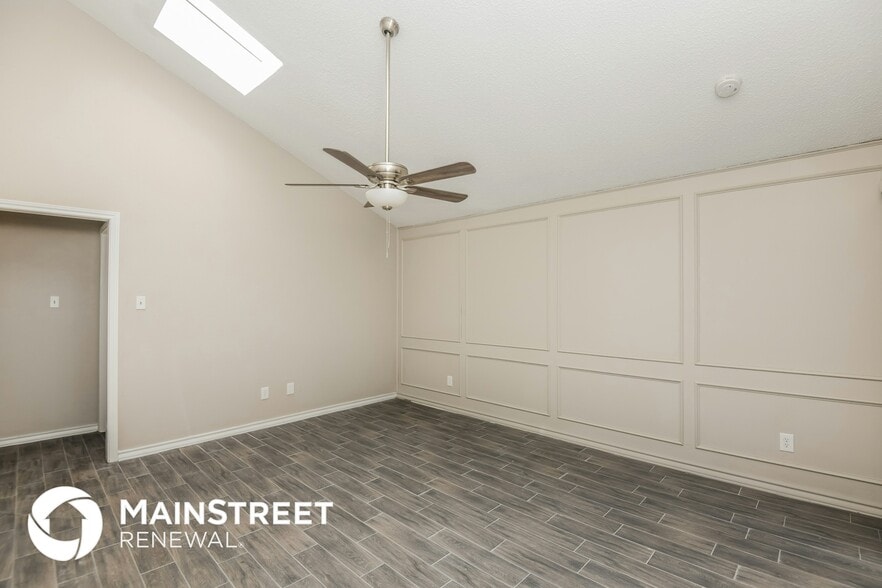 Building Photo - 2206 Mediterranean Ave