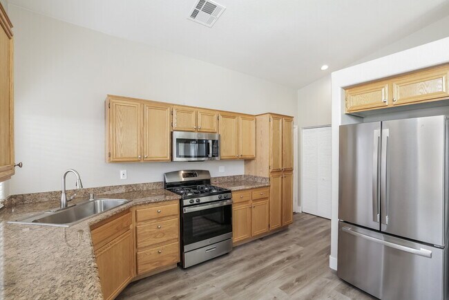 Building Photo - 805 Rio Poco Ct