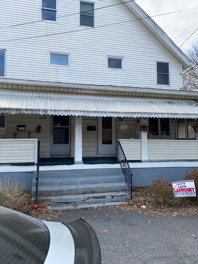 Building Photo - 2133-2135 Jackson St