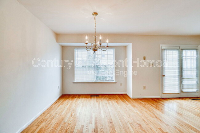 Building Photo - 6008 Keble Dr