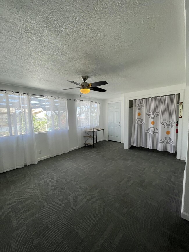 Building Photo - 61650 El Reposo St