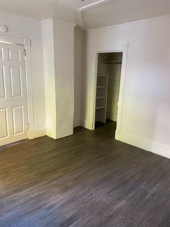 Building Photo - North Cat Duplex