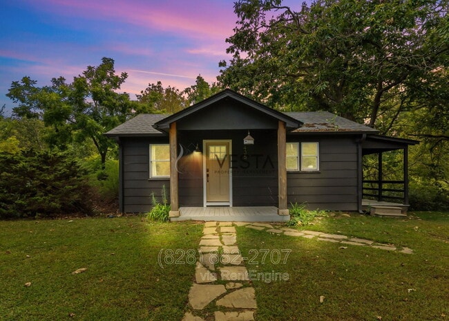Building Photo - 435 Reems Creek Rd
