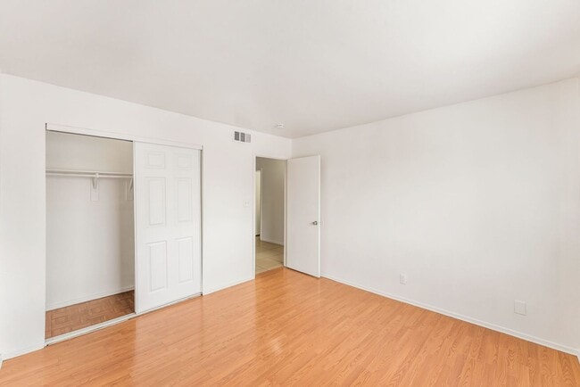 Building Photo - 375 N 15th St