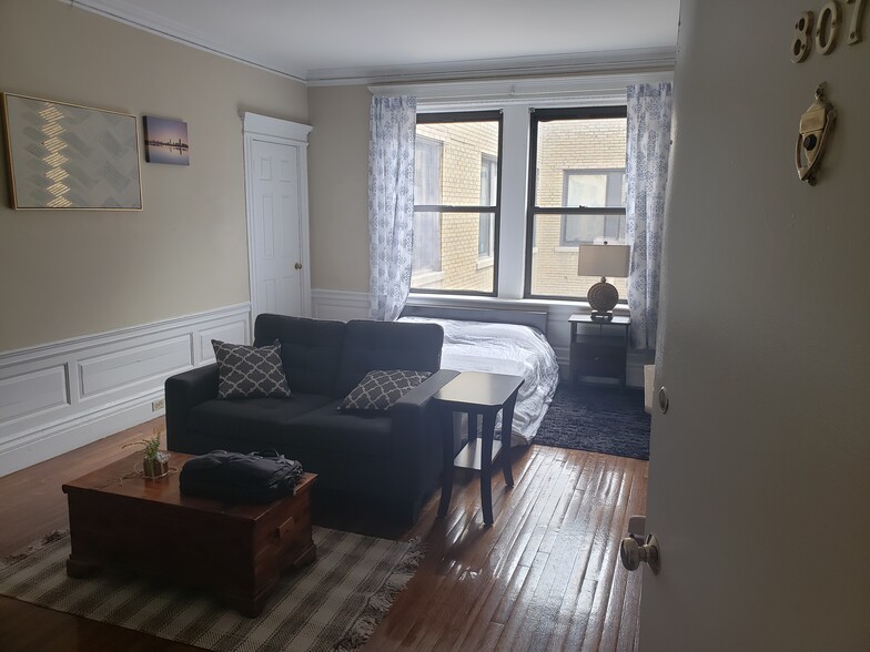 Building Photo - 466 Commonwealth Ave