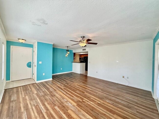 Building Photo - 704 Lyndhurst St