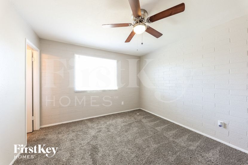 Building Photo - 5037 W Krall St