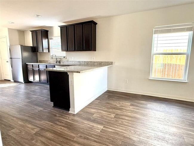 Building Photo - 1008 Riverdale Cove