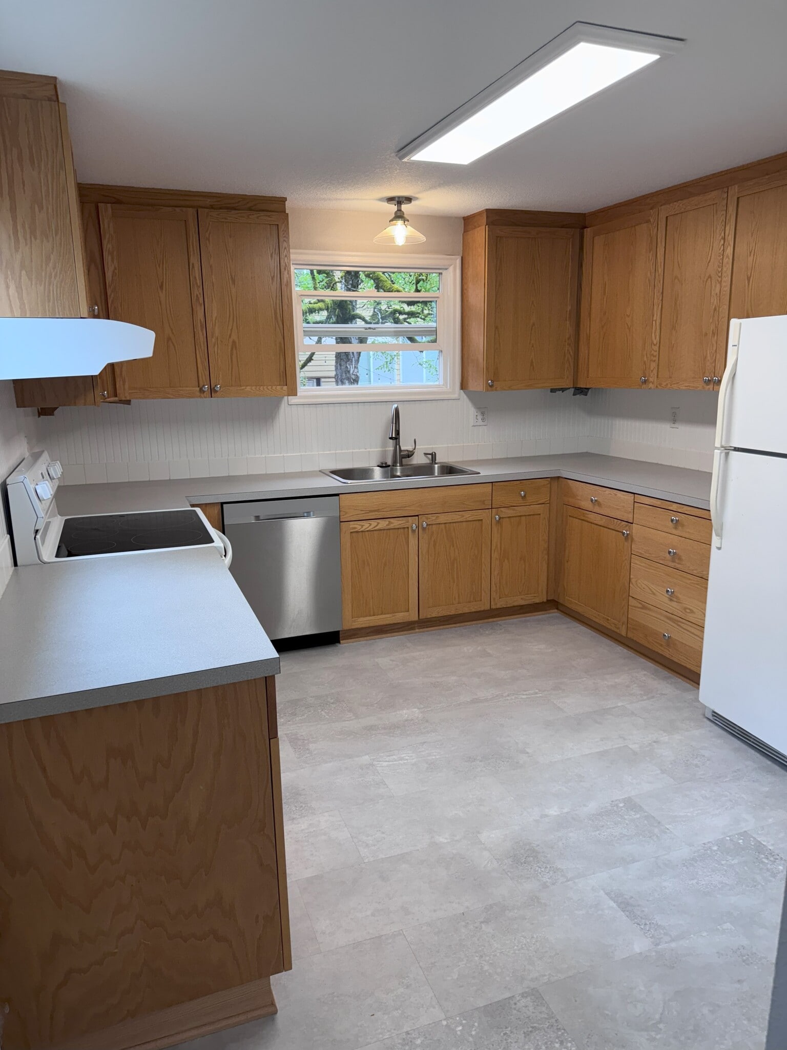 Kitchen - 4509 SW Taylors Ferry Rd