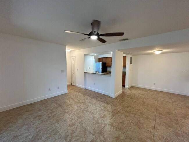 Building Photo - 220 Riverbend Dr