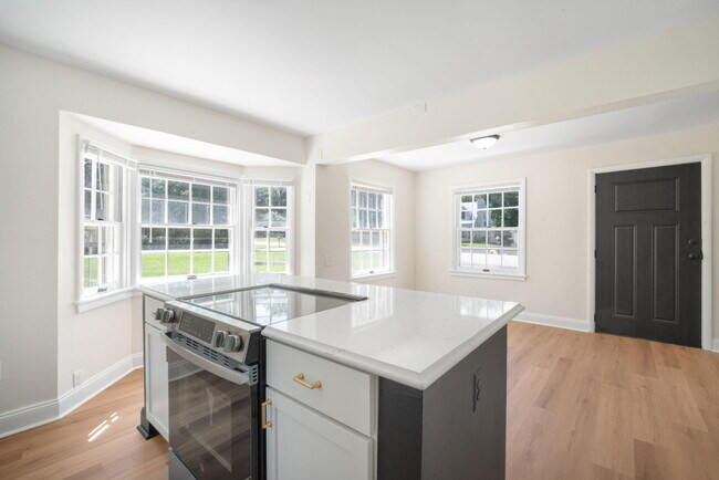 Building Photo - 8104 N 44th St