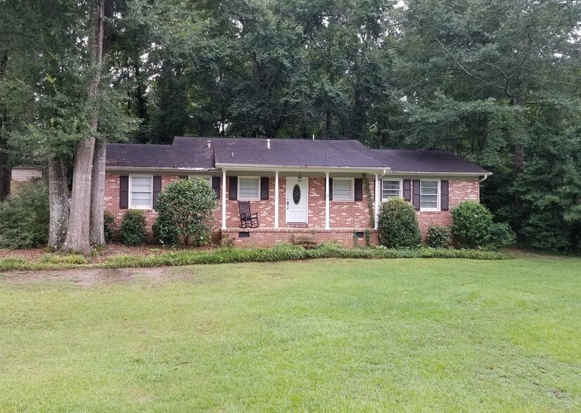 Building Photo - 726 E Magnolia Ave