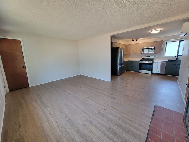 Building Photo - UPDATED Thurston 3 Bedroom HOME with LARGE...