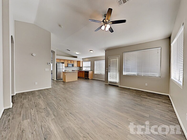 Building Photo - 8126 S Jenna Ln