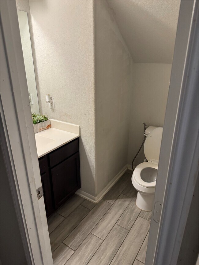 Building Photo - 8814 Alpine Wood Wy