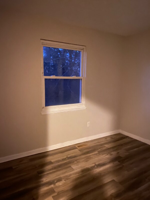 Building Photo - 10100 Coralwood Dr