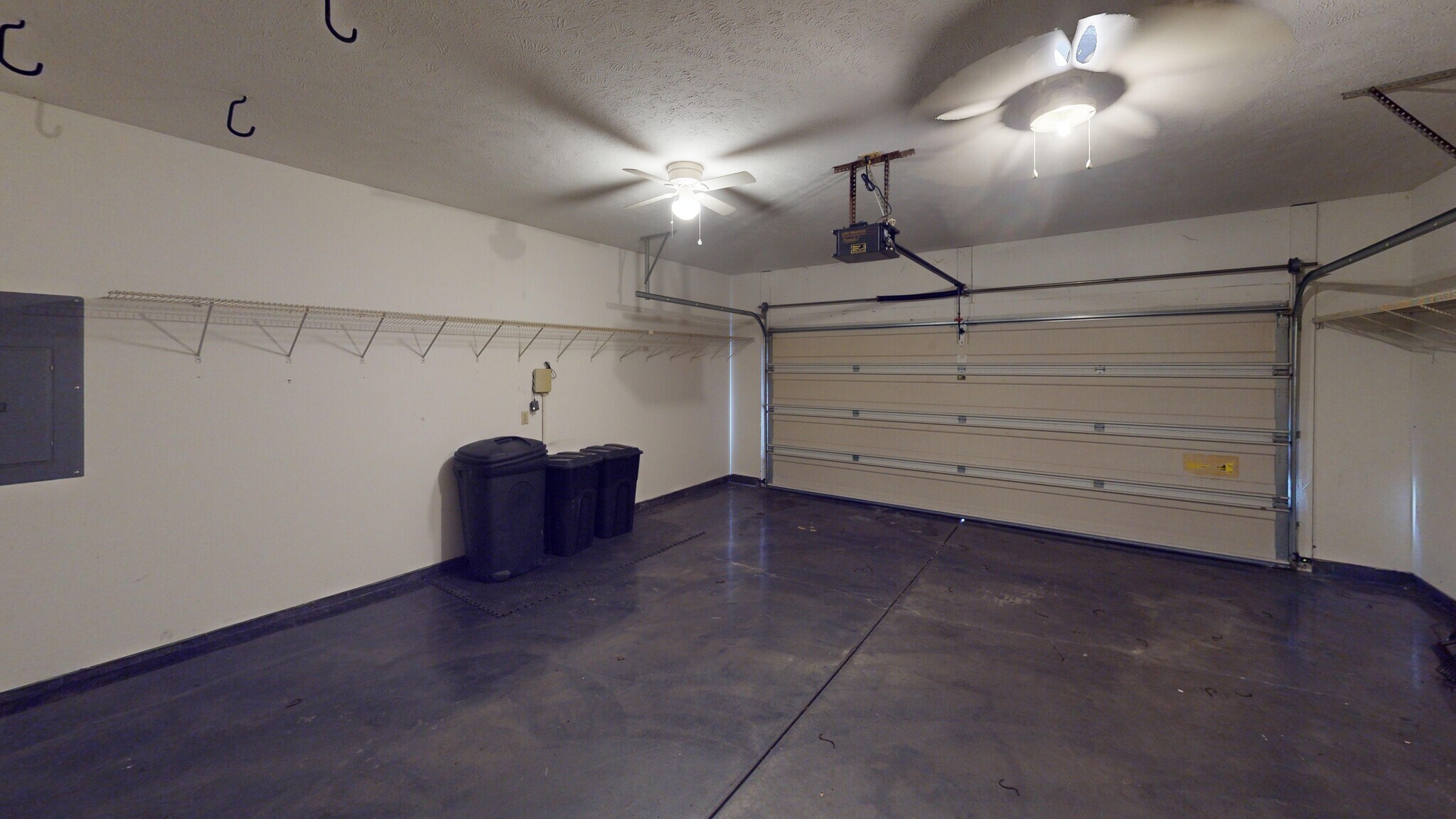 Building Photo - 3209 Sequoia Dr