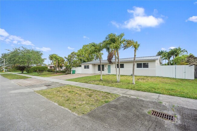 Building Photo - 10501 SW 53rd St
