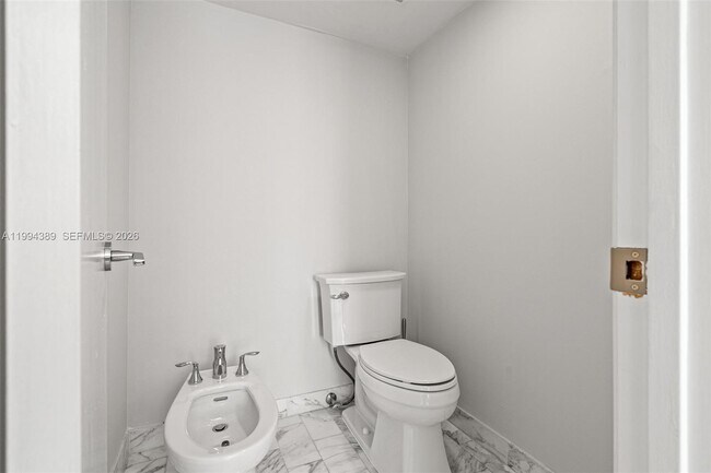 Building Photo - 5845 Collins Ave