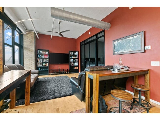 Building Photo - 290 Market St