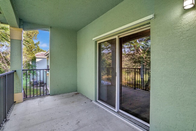 Building Photo - 270 Crestwood Cir